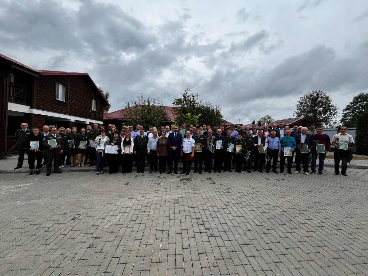 Сегодня в преддверии Дня работников леса состоялась торжественная церемония награждения лучших специалистов лесного хозяйства!