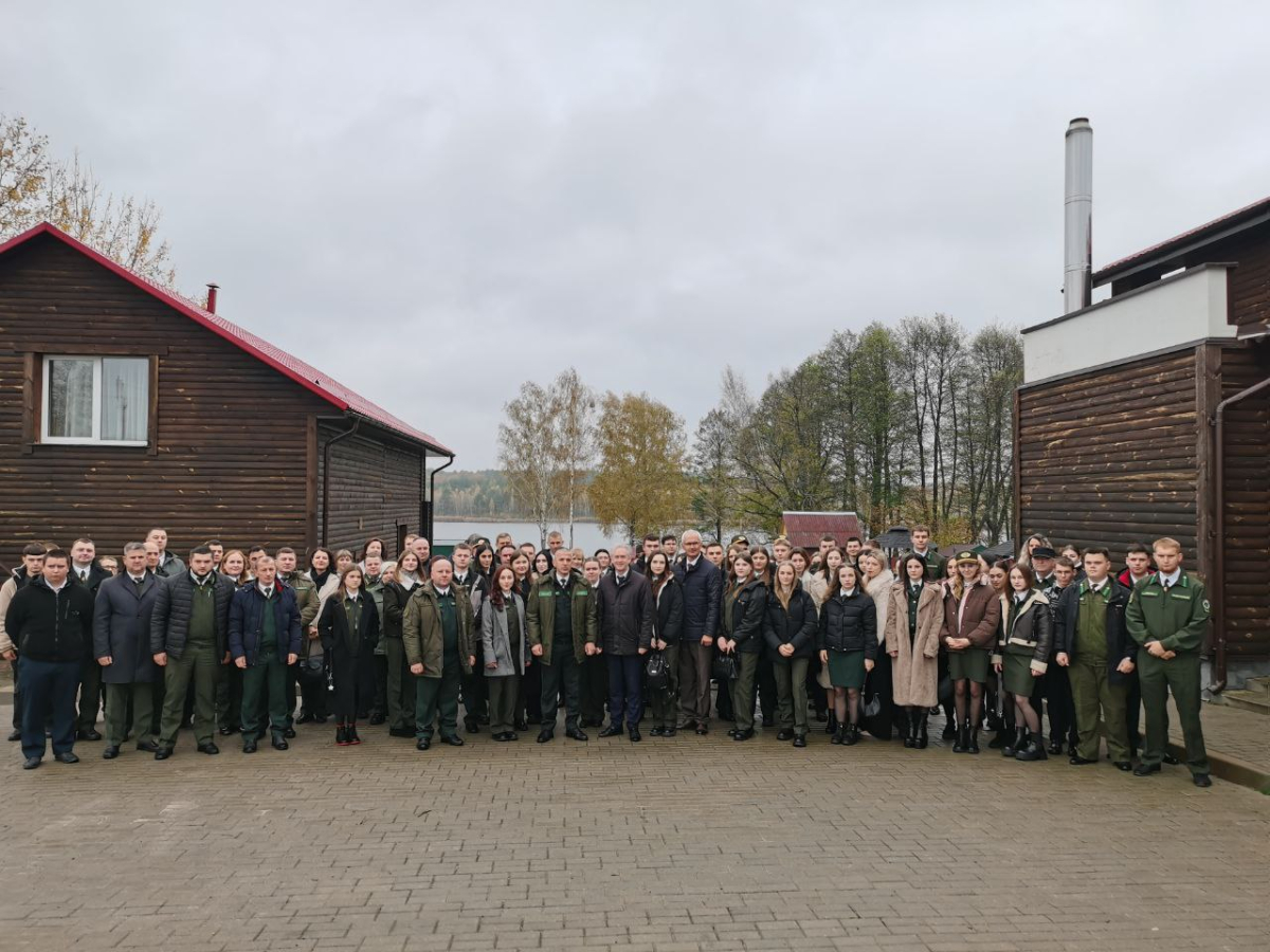 На базе Ельского лесхоза прошел областной семинар-совещание с молодыми специалистами «Лес. Молодёжь. Будущее»