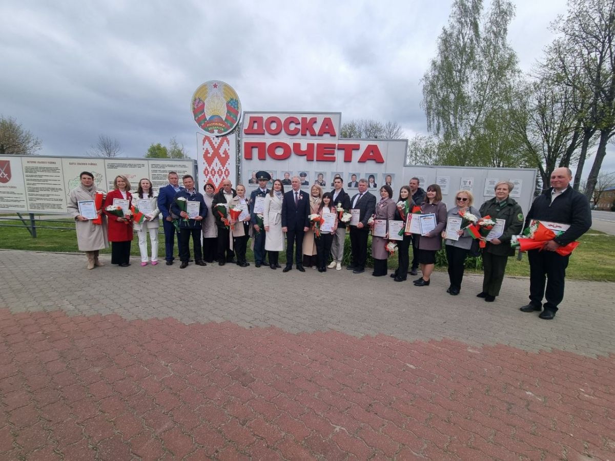 ЕРВОМАЙ В ЕЛЬСКЕ: ЯРКО, ТОРЖЕСТВЕННО, С ДУШОЙ!