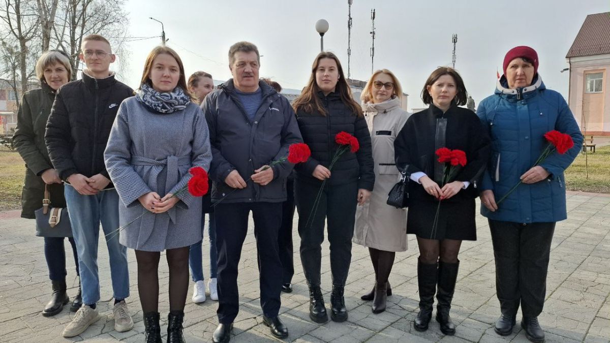 НАРОДНОЕ ВОЗЛОЖЕНИЕ