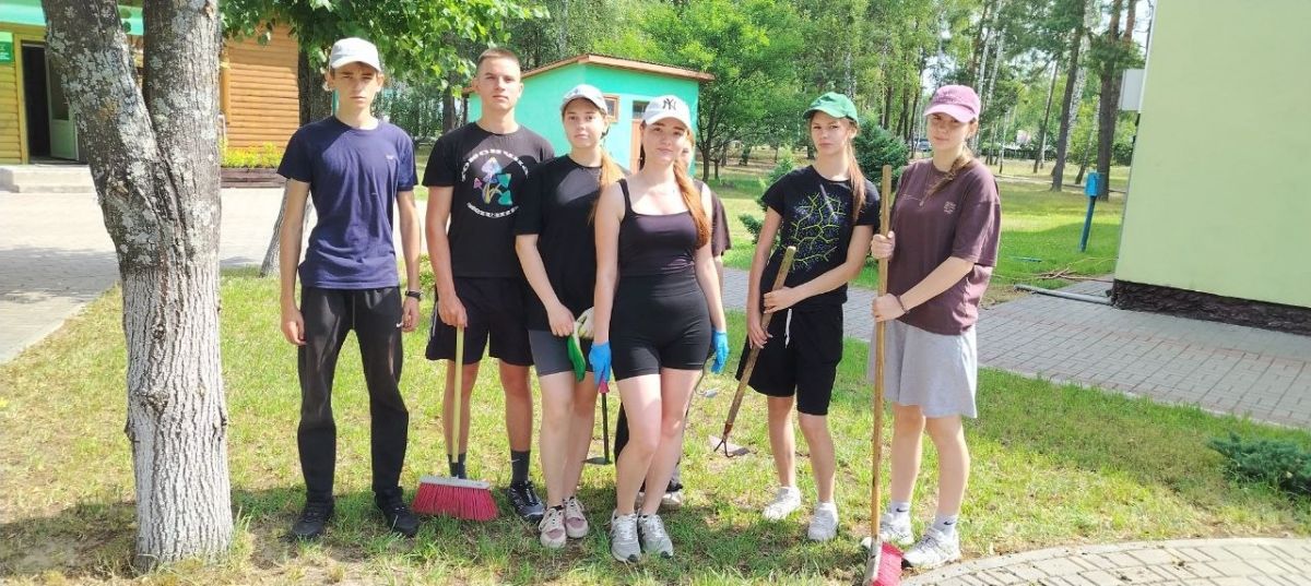 В Ельском лесхозе приступил к работе студотряд «Ястреб»!