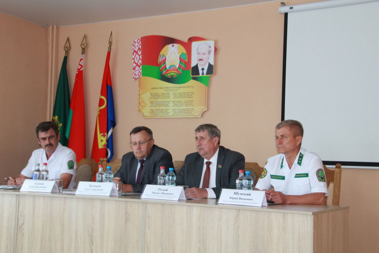 В ГОСТИ К ЛЕСНИКАМ
